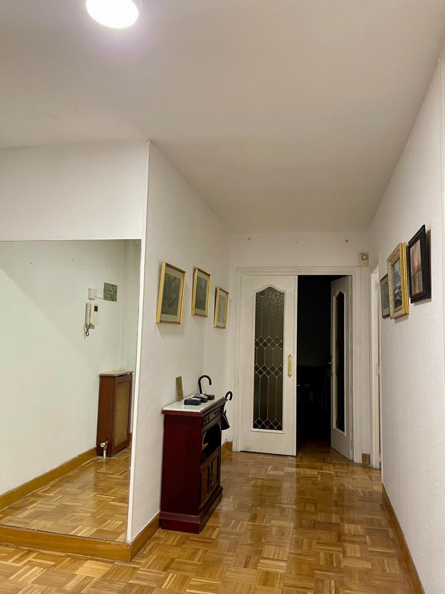 Private Rooms Madrid Atocha Bagian luar foto