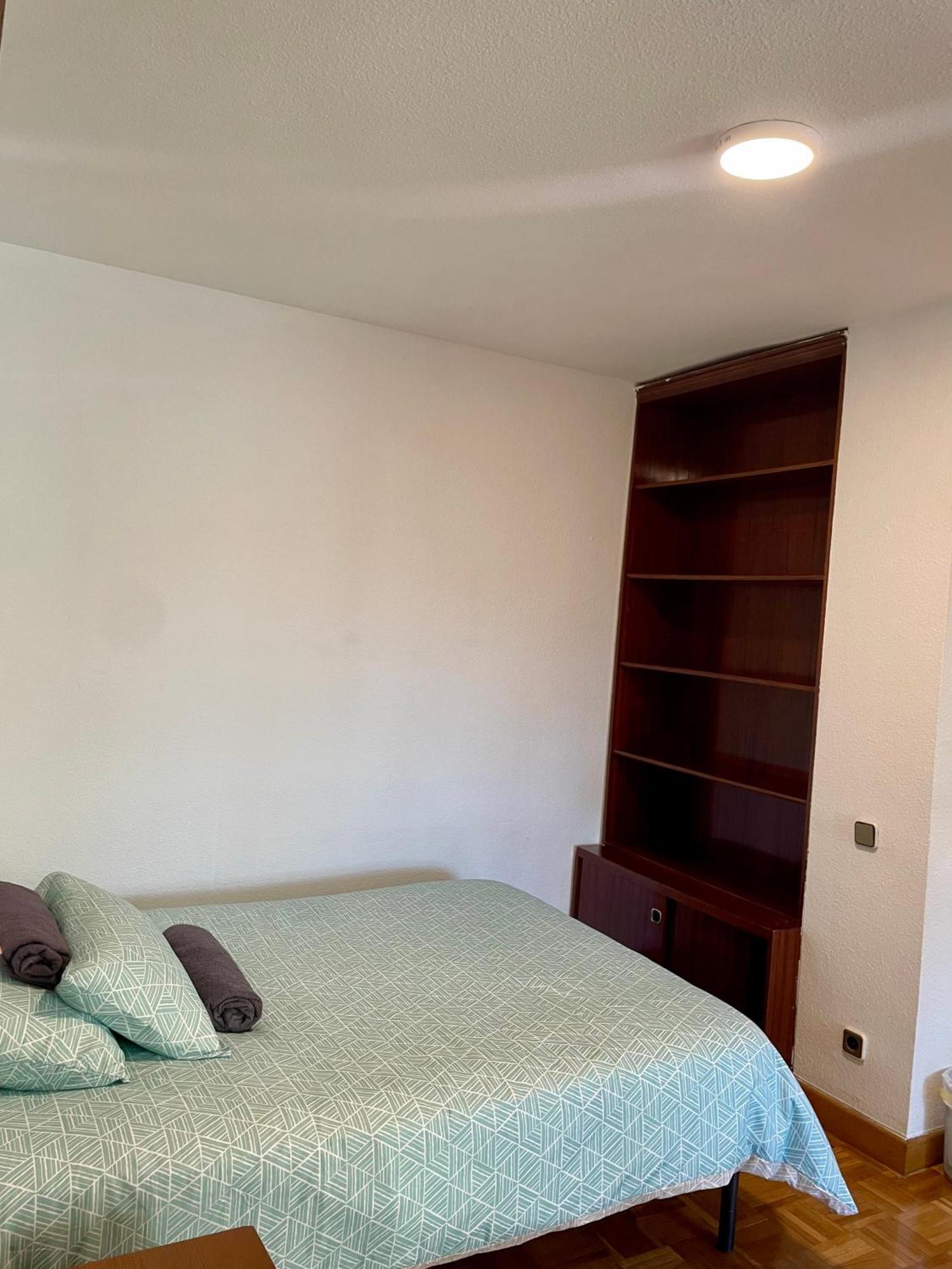 Private Rooms Madrid Atocha Bagian luar foto