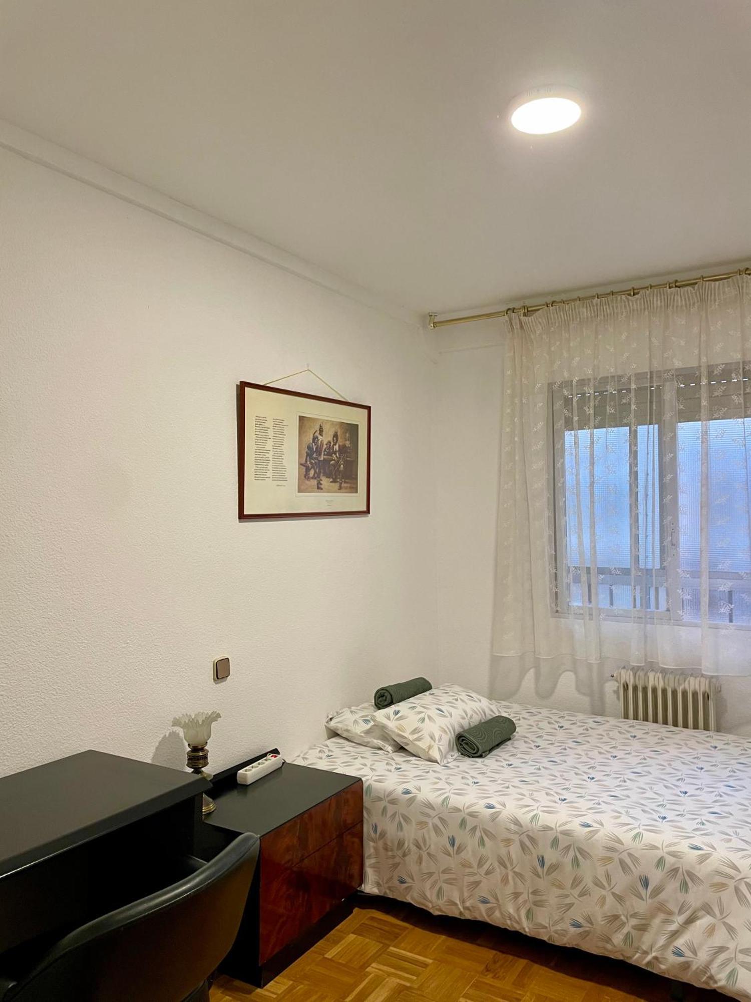 Private Rooms Madrid Atocha Bagian luar foto